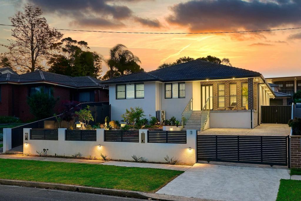 22 Lennox St, Old Toongabbie, NSW 2146