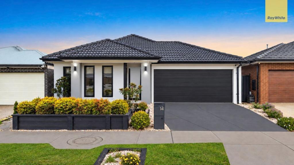 14 PULTENEY DR, STRATHTULLOH, VIC 3338