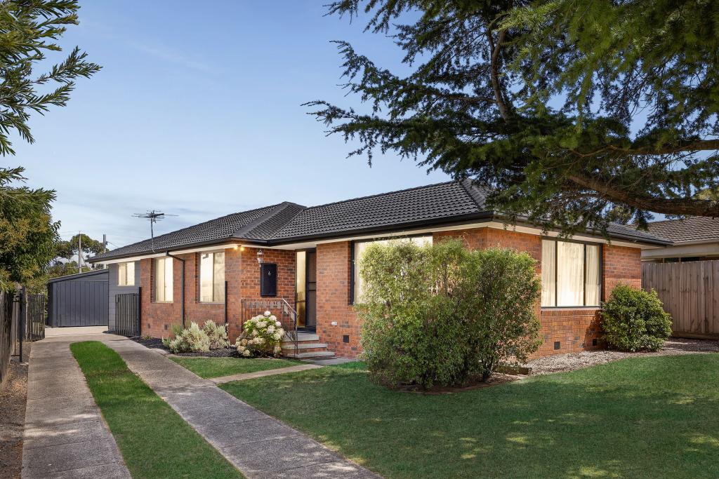 4 Gordon St, Sunbury, VIC 3429