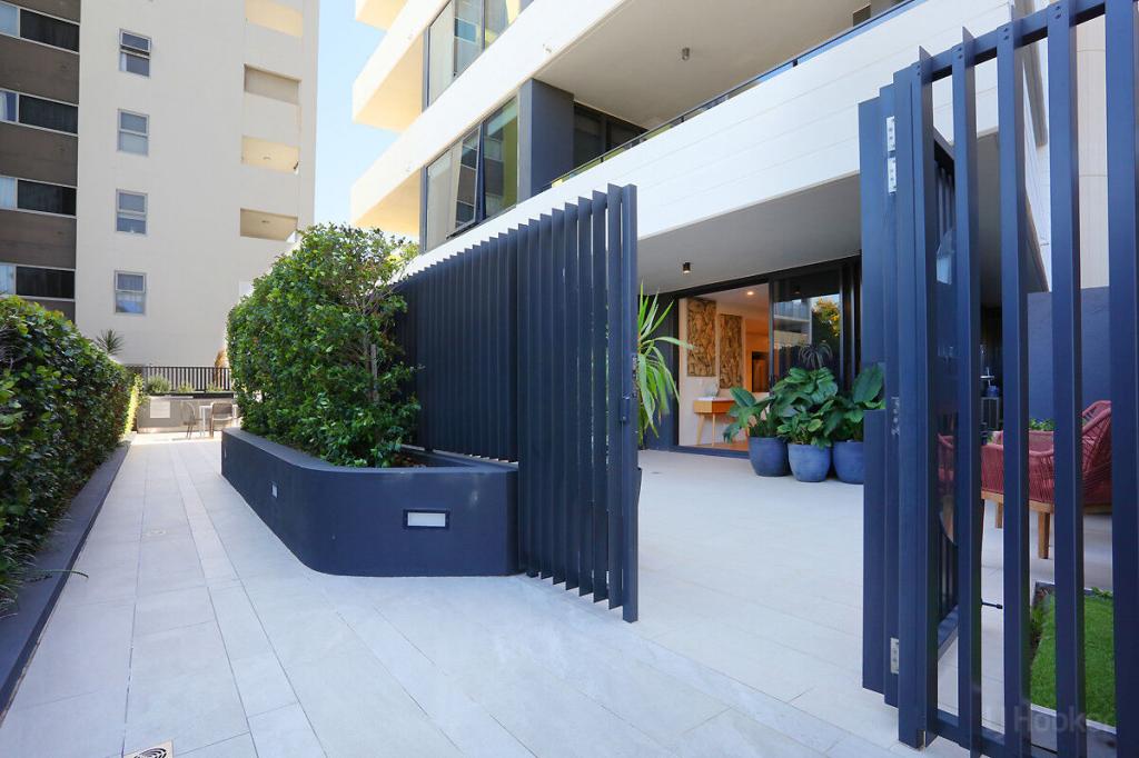 103/110-112 Frank St, Labrador, QLD 4215