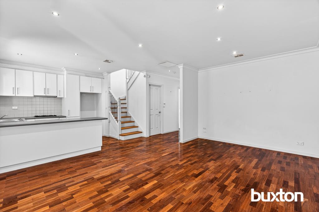 2/111 Hickford St, Reservoir, VIC 3073