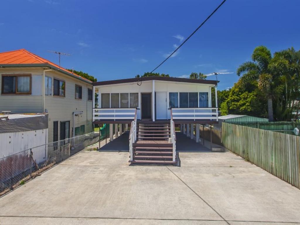 1/2 Short St, Woody Point, QLD 4019