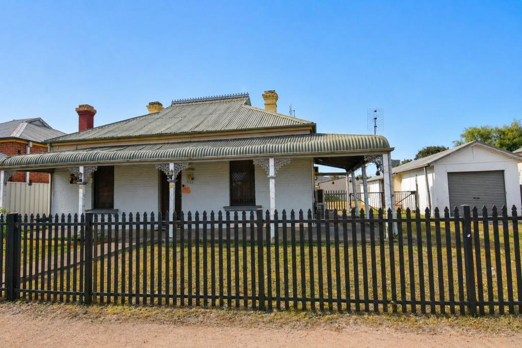 34 Maxwell St, Wellington, NSW 2820