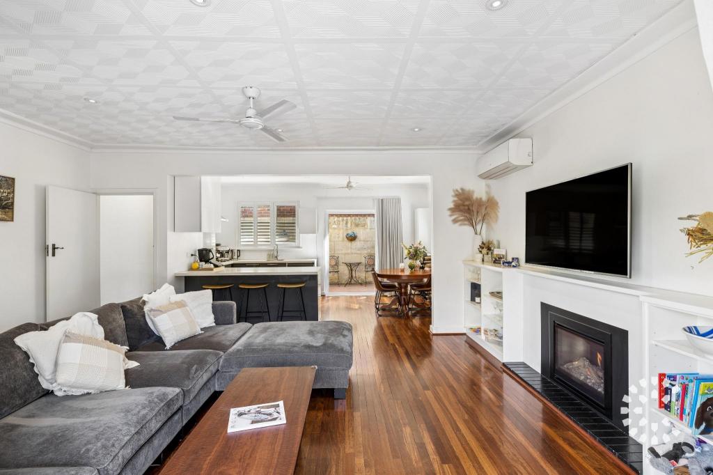 31 Bromley Rd, Hilton, WA 6163