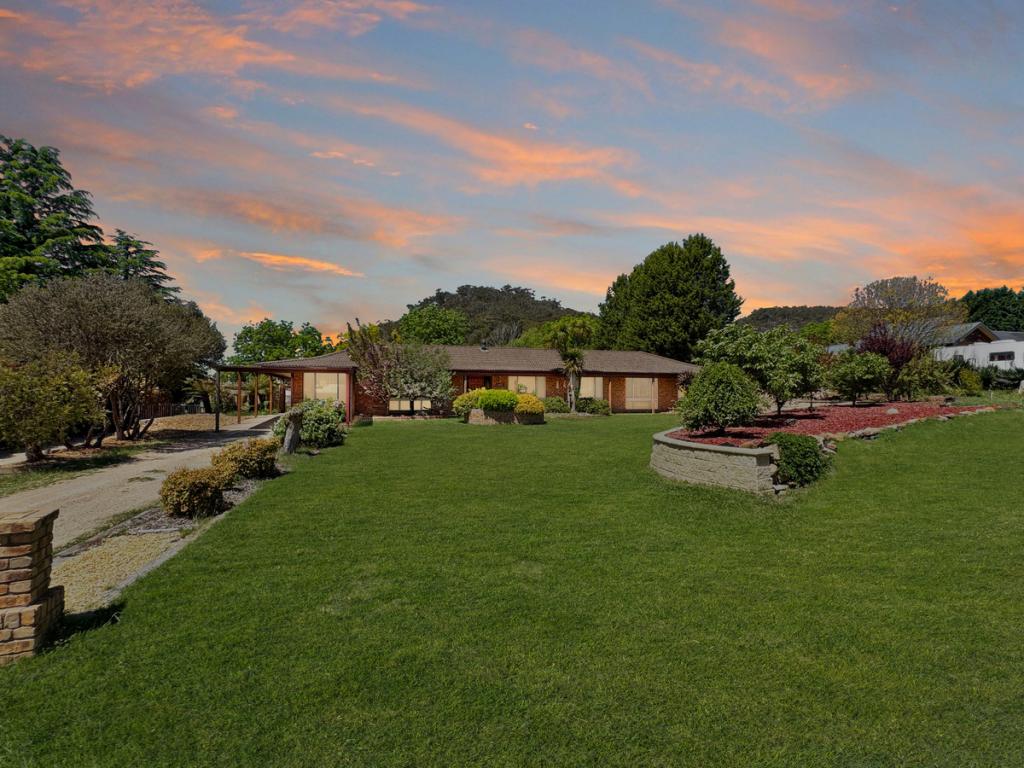 6 Girraween Dr, Marrangaroo, NSW 2790