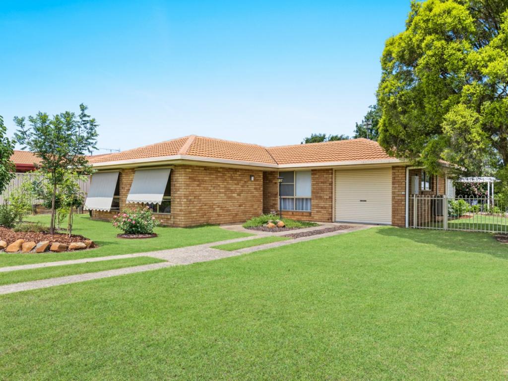 20 FAIRWAY DR, WARWICK, QLD 4370