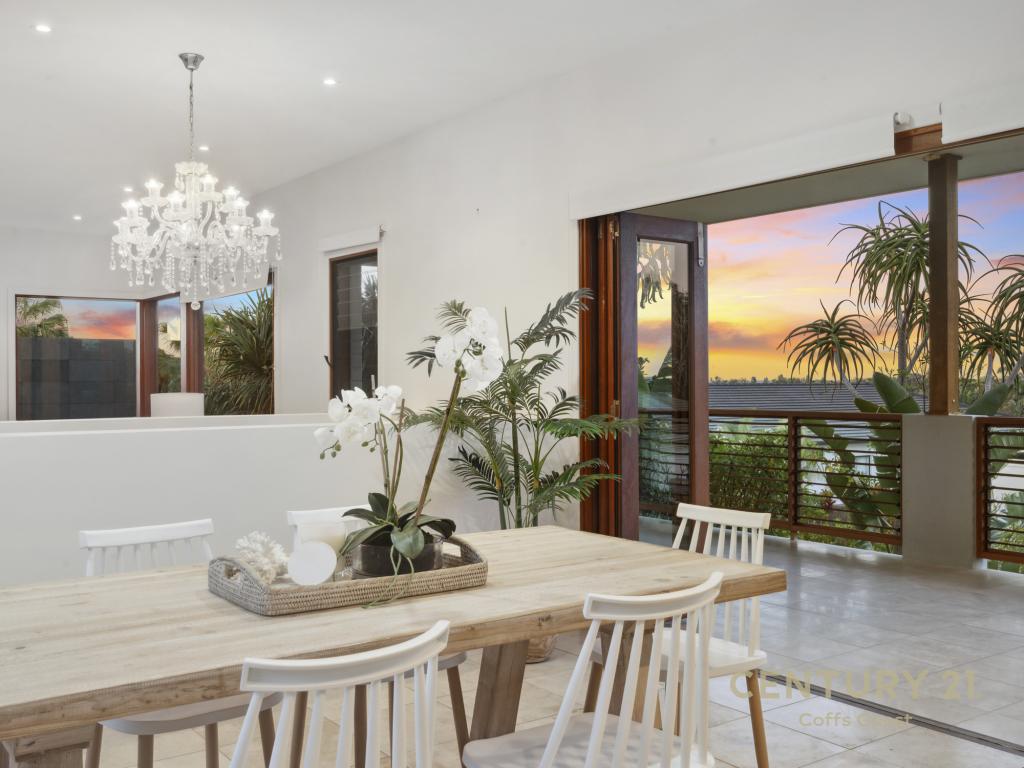 12 San Simeon Cct, Sapphire Beach, NSW 2450