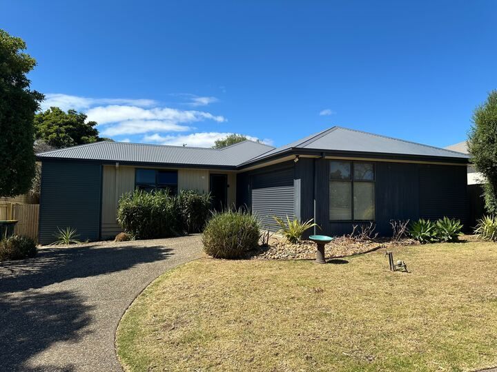 19 Norman Dr, Cowes, VIC 3922