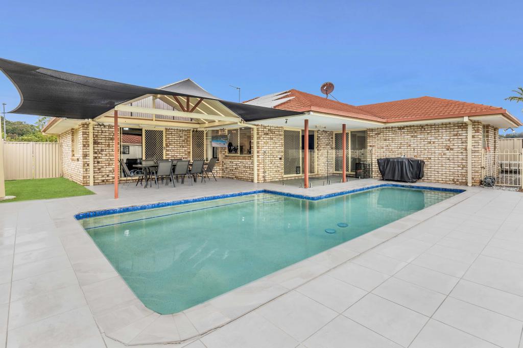 130 BIENVENUE DR, CURRUMBIN WATERS, QLD 4223