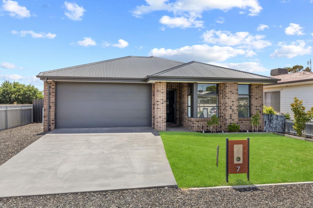 7 Mokana St, Kerang, VIC 3579