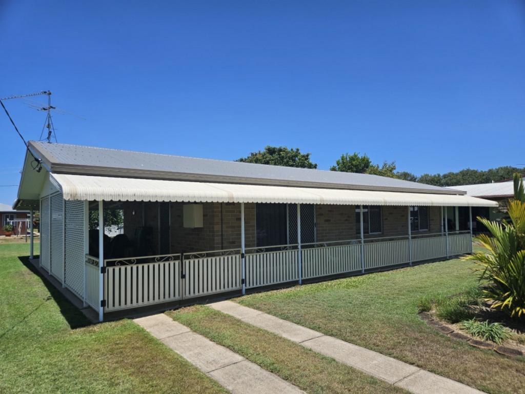 8 Herring St, Taylors Beach, QLD 4850