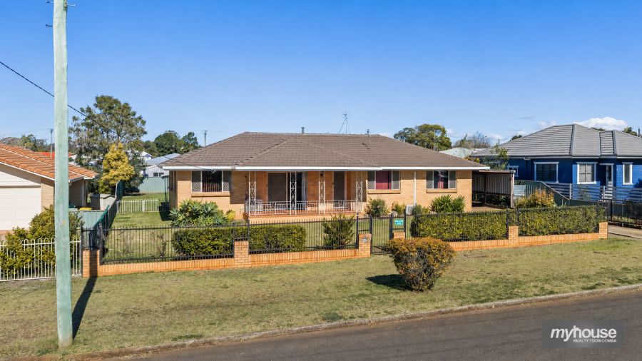 4a Lendrum St, Newtown, QLD 4350