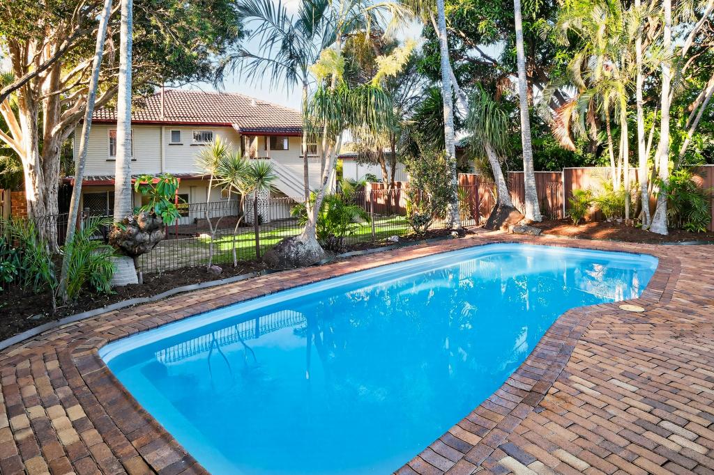 11 Caronga St, Wavell Heights, QLD 4012