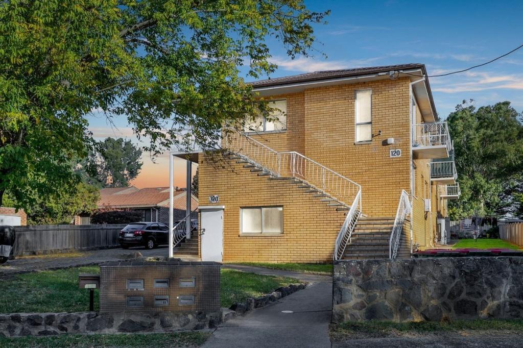 4/120 Henderson Rd, Queanbeyan, NSW 2620