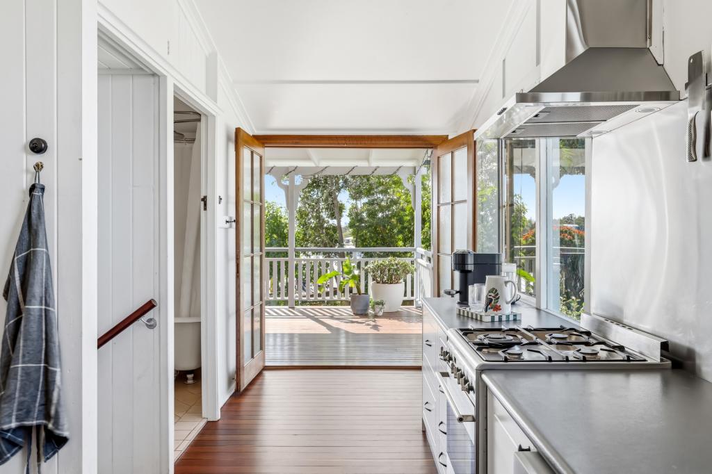 47 BROOKE AVE, SOUTHPORT, QLD 4215