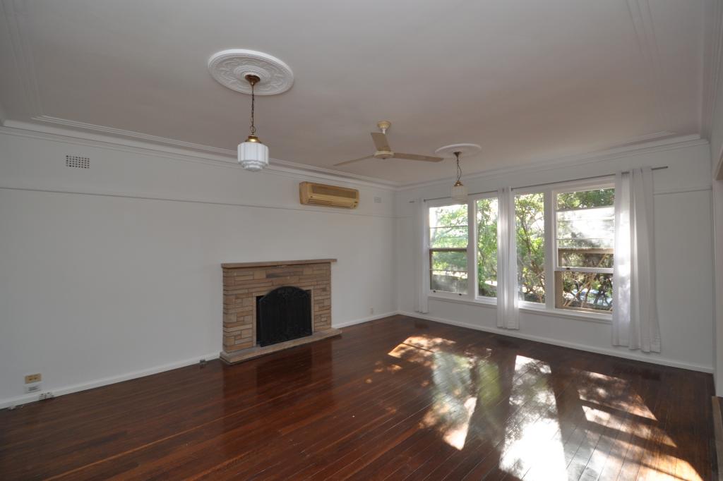 637 Pacific Hwy, Wyoming, NSW 2250