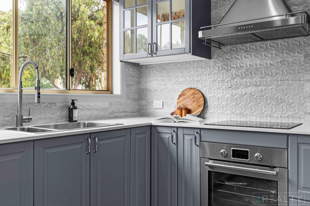 71 Silky Oak Dr, Caves Beach, NSW 2281