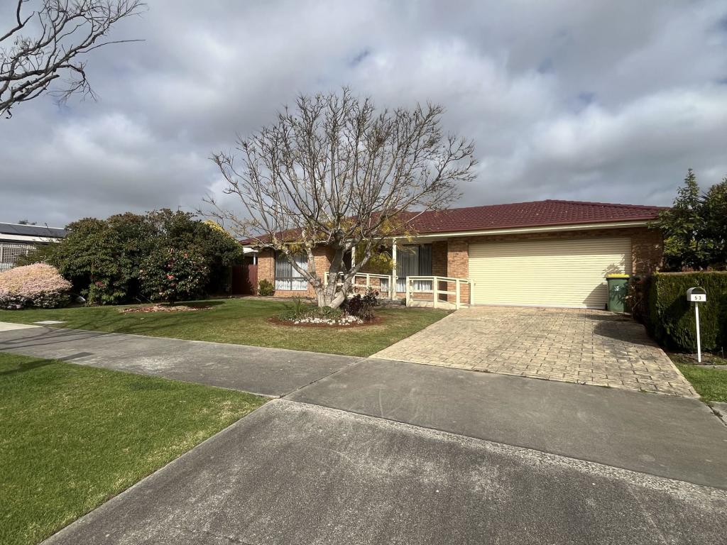 53 Balmoral Cres, Eastwood, VIC 3875