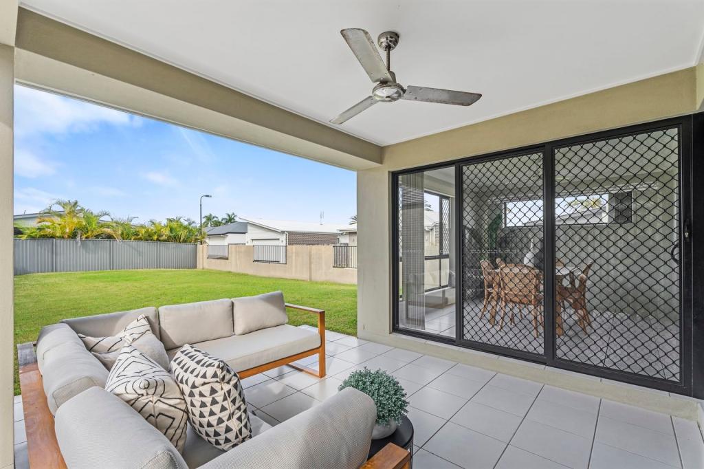 3 Catana Cres, Hope Island, QLD 4212