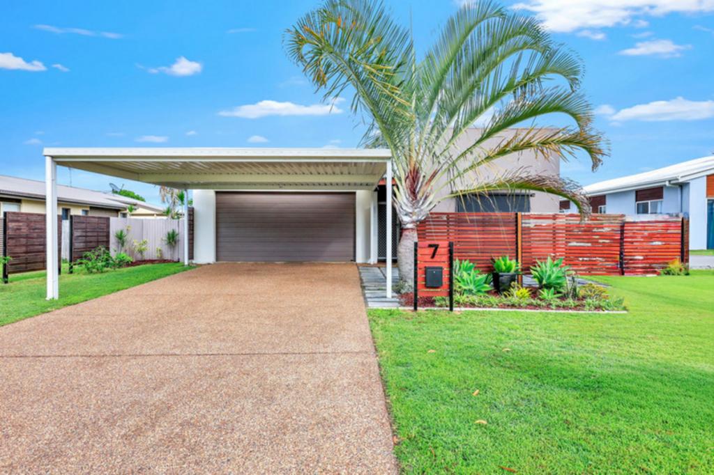 7 Swan View Ct, Toogoom, QLD 4655