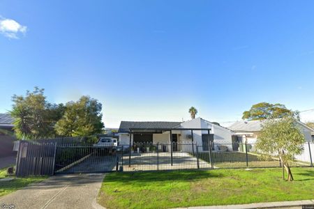 31 Donaldson St, Queens Park, WA 6107