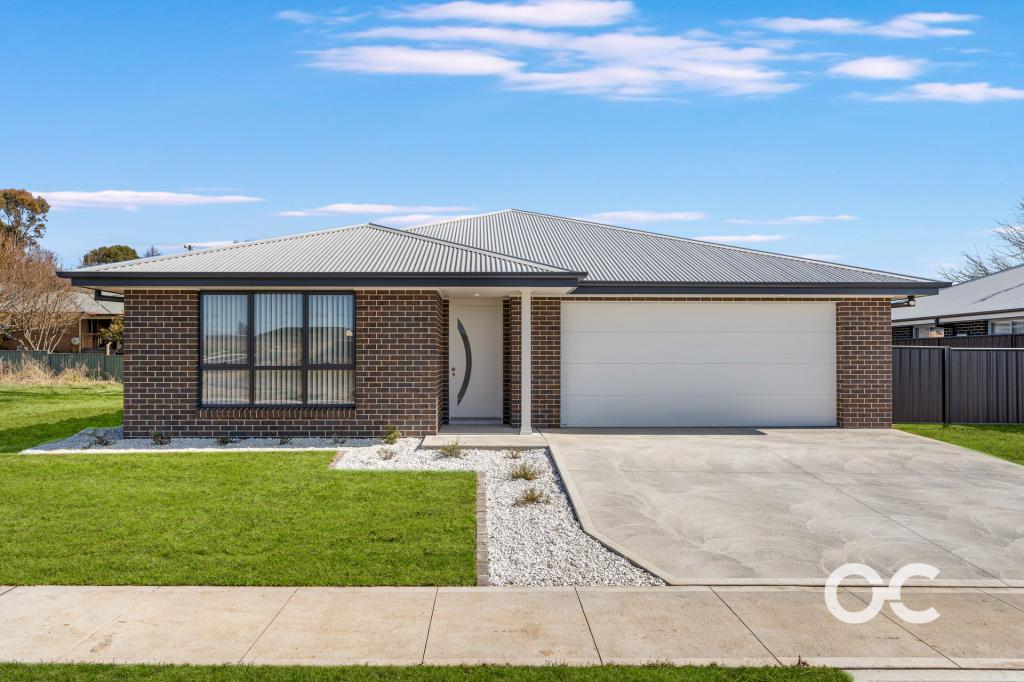 44 Hoynes Cct, Blayney, NSW 2799