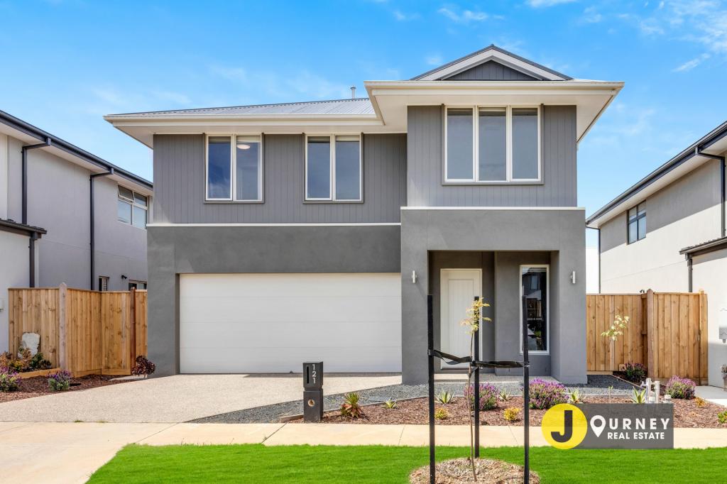 121 CARORA CCT, CLYDE NORTH, VIC 3978