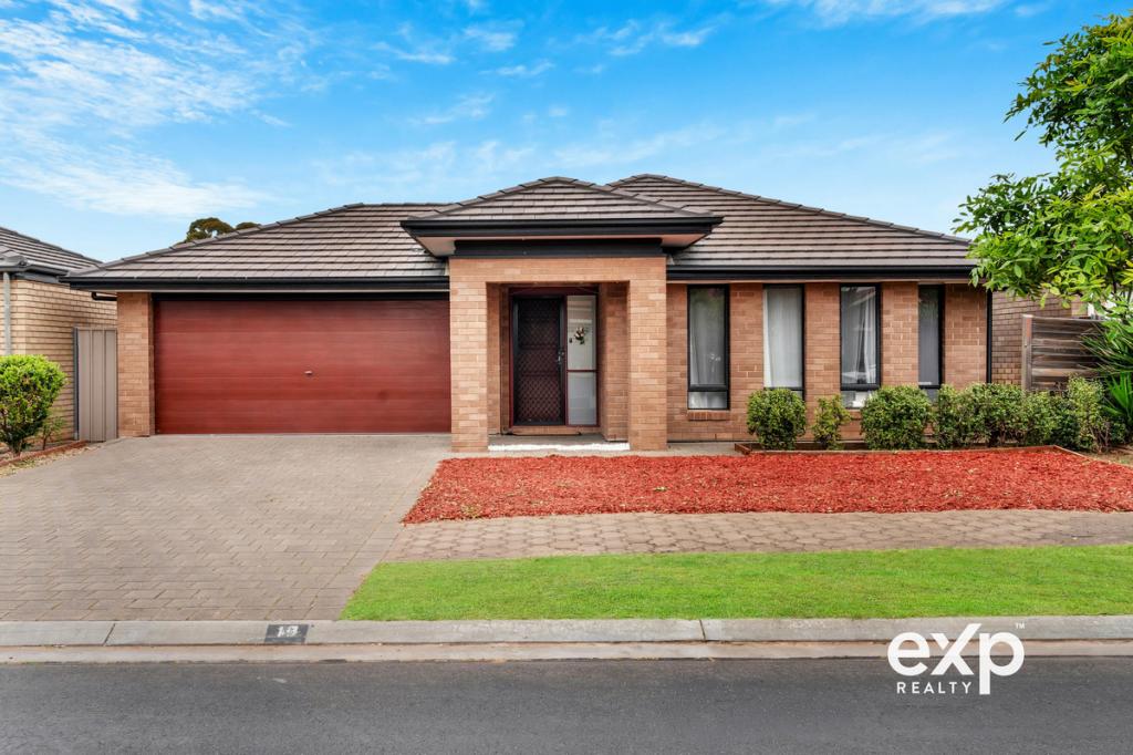 19 EDDINGTON ST, PARAFIELD GARDENS, SA 5107
