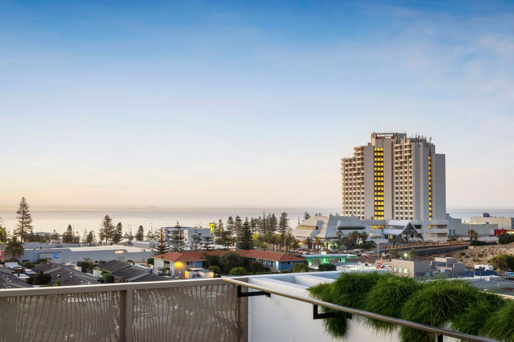 503/20 HASTINGS ST, SCARBOROUGH, WA 6019