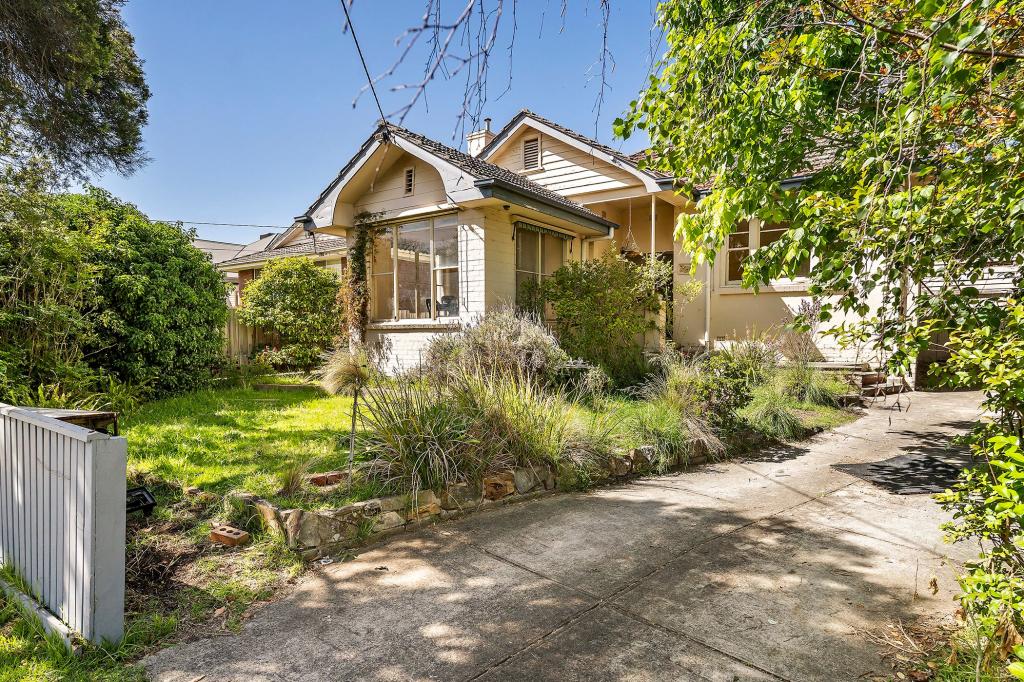 4 Summit Rd, Frankston, VIC 3199