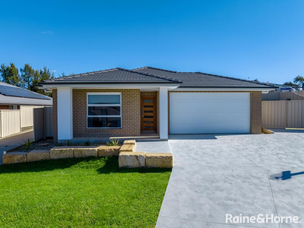 11 Swan Loop, Goulburn, NSW 2580