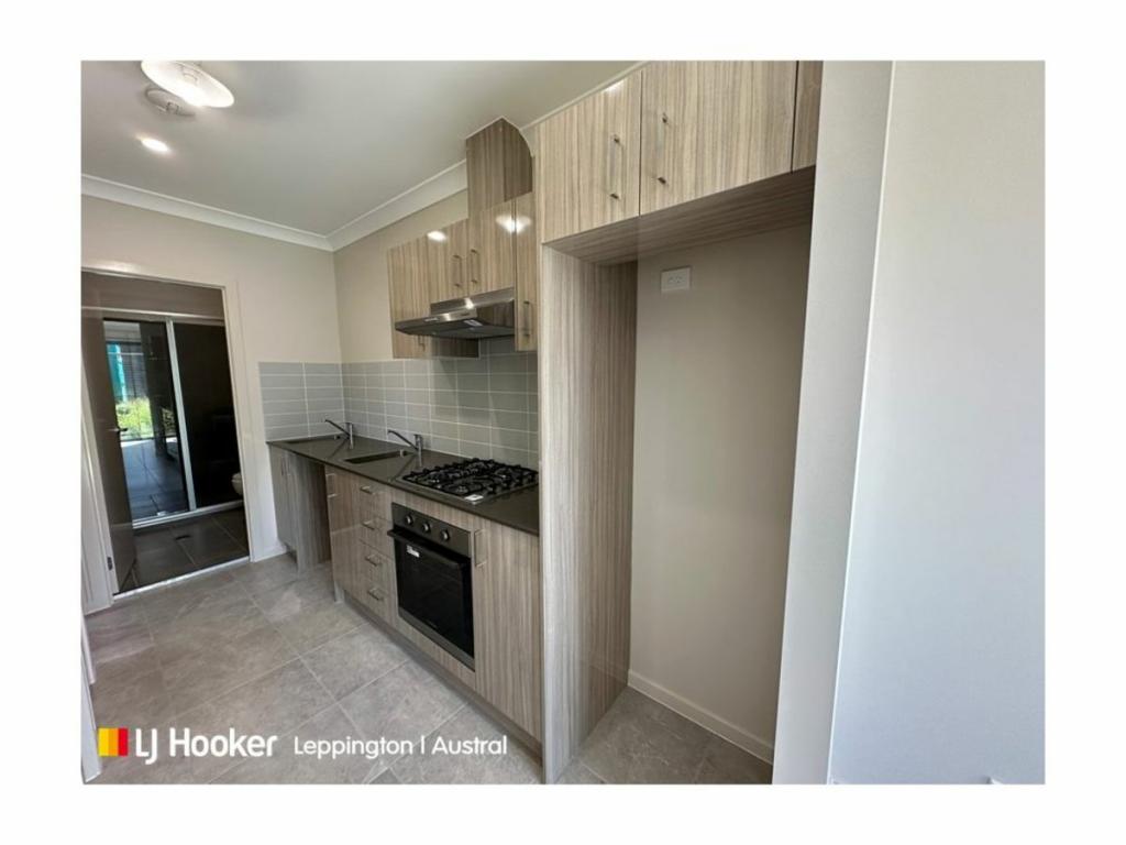2/142 HOROLOGIUM RD, AUSTRAL, NSW 2179