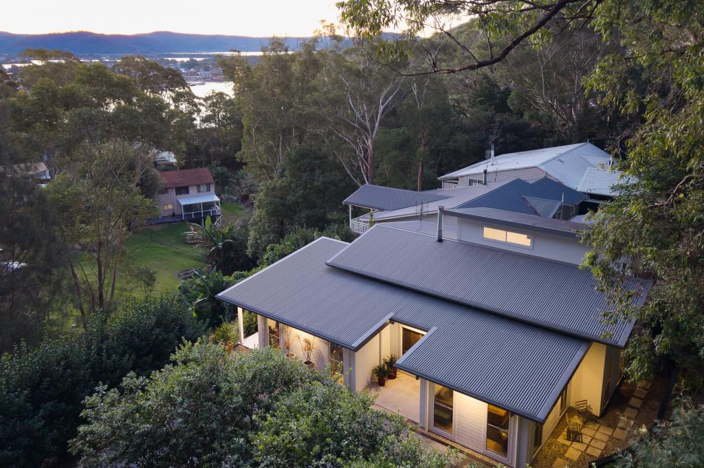 16 Yugari Cres, Daleys Point, NSW 2257