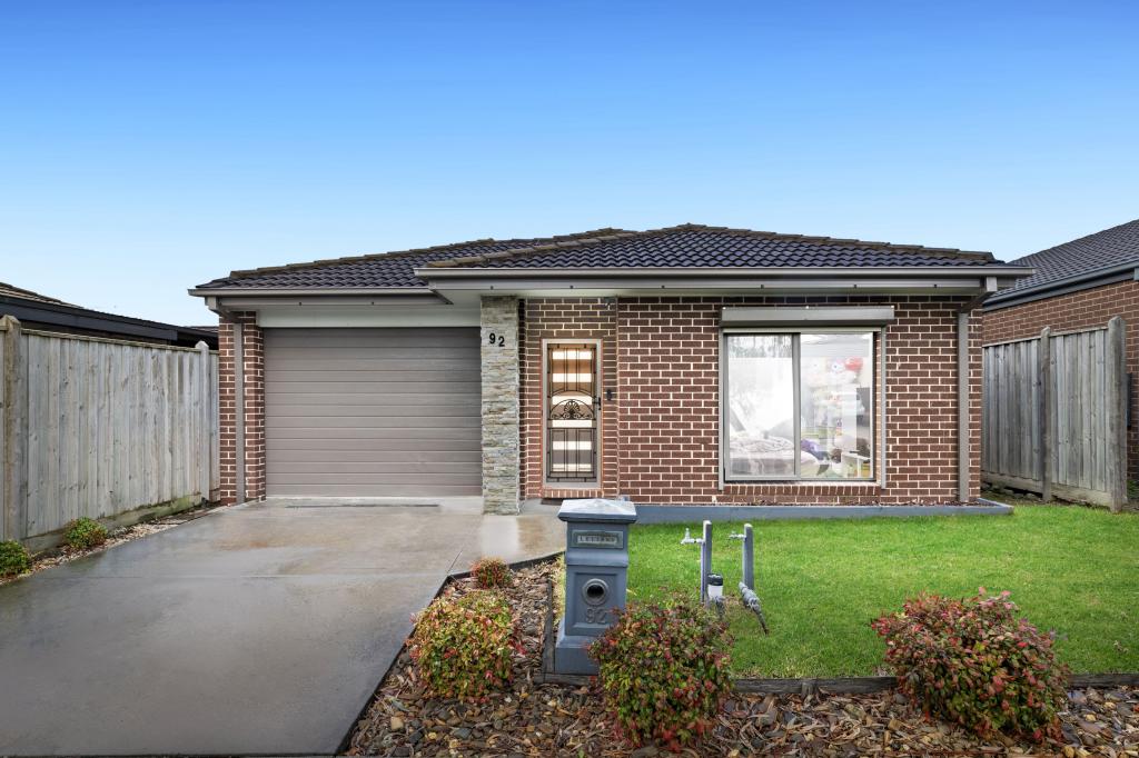 92 Bimberry Cct, Clyde, VIC 3978