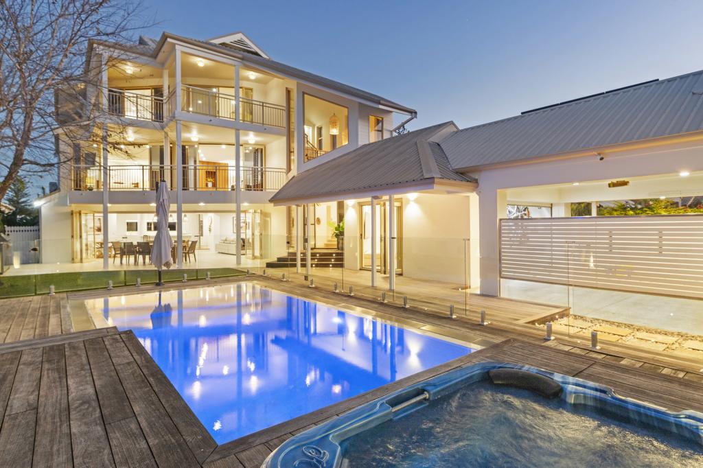 22 Hilda St, Mermaid Beach, QLD 4218