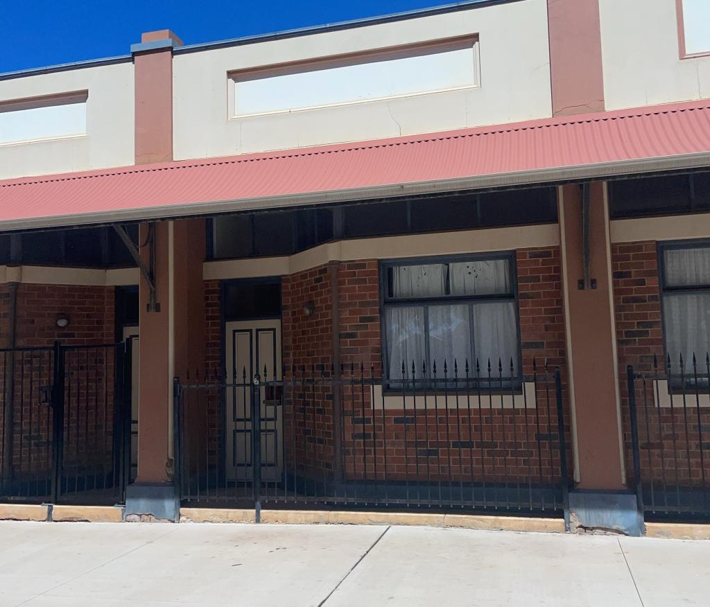 2/2 Burt St, Boulder, WA 6432