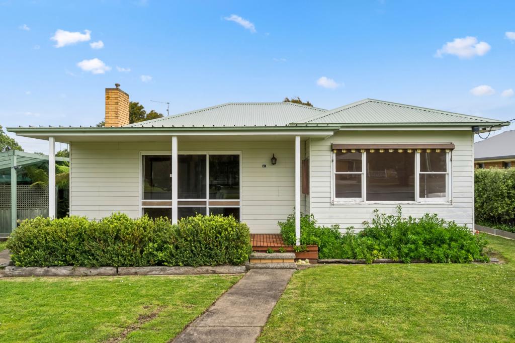 61 Silvester St, Cobden, VIC 3266