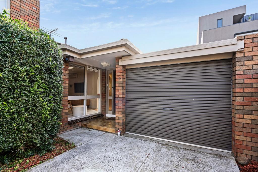 3/24 QUEEN ST, ESSENDON, VIC 3040
