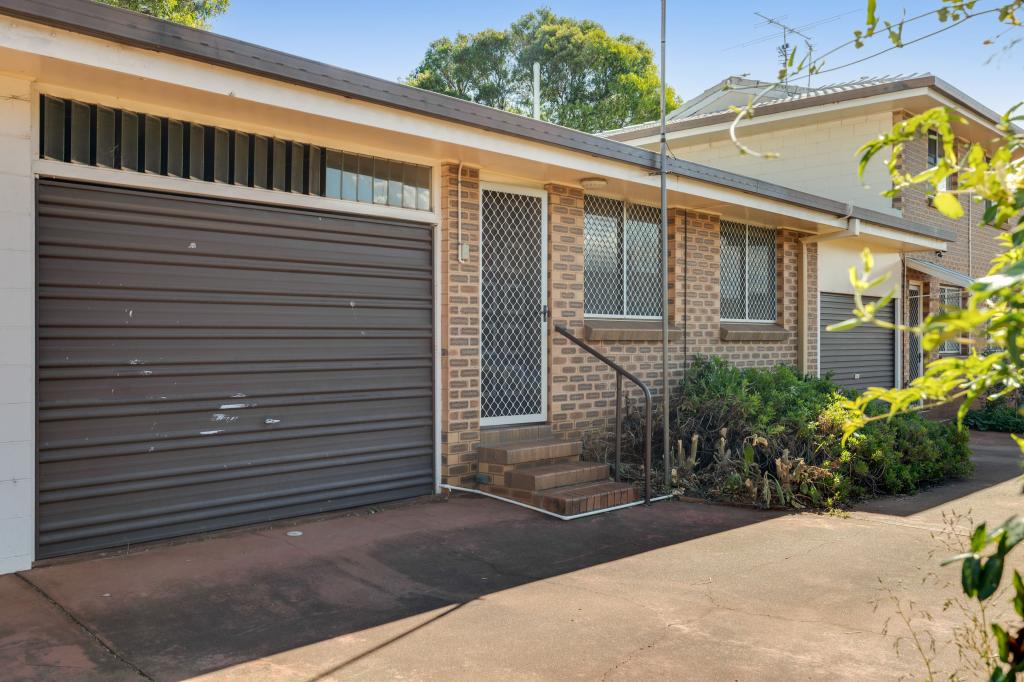 2/22 Kirklees St, Newtown, QLD 4350