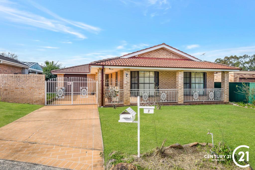 7 Zircon St, Bossley Park, NSW 2176