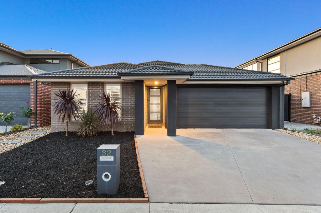 32 Stanley Dr, Officer, VIC 3809