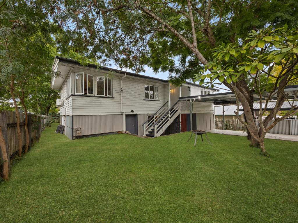 31 Chalk St, Leichhardt, QLD 4305