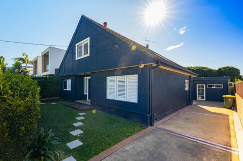 16 Dorrigo Ave, Woonona, NSW 2517