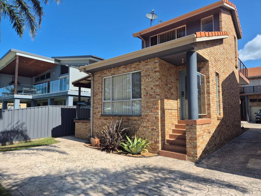 2/21 REDDALL PDE, LAKE ILLAWARRA, NSW 2528