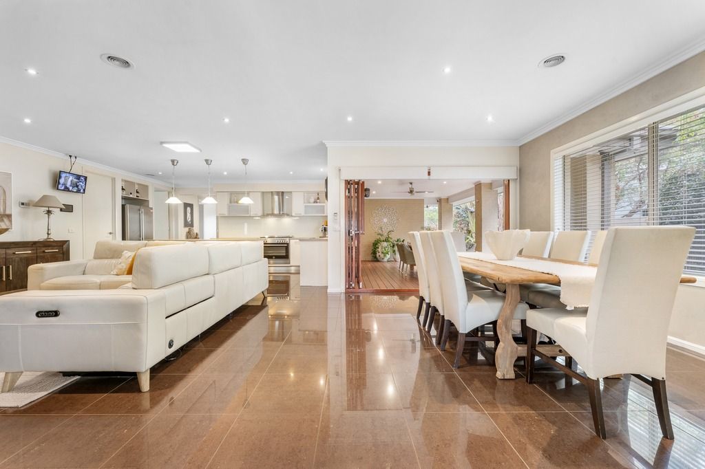 19 The Waterways Bvd, Waterways, VIC 3195