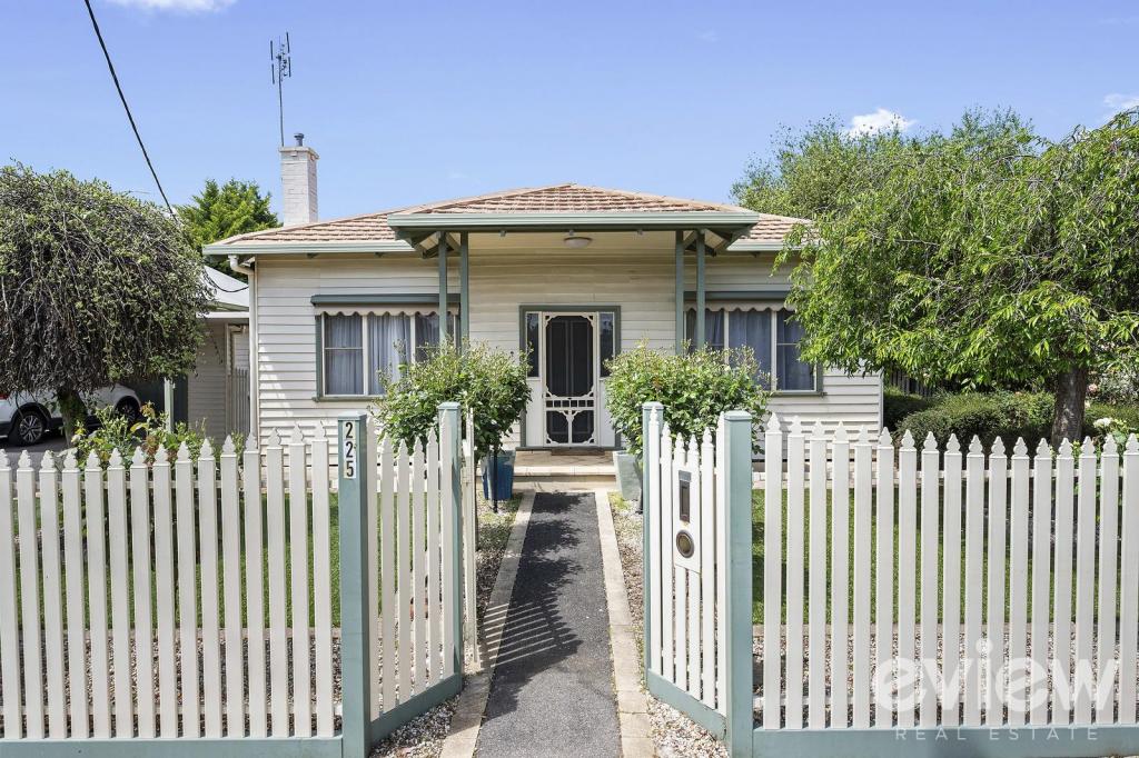 225 MACKENZIE ST, GOLDEN SQUARE, VIC 3555