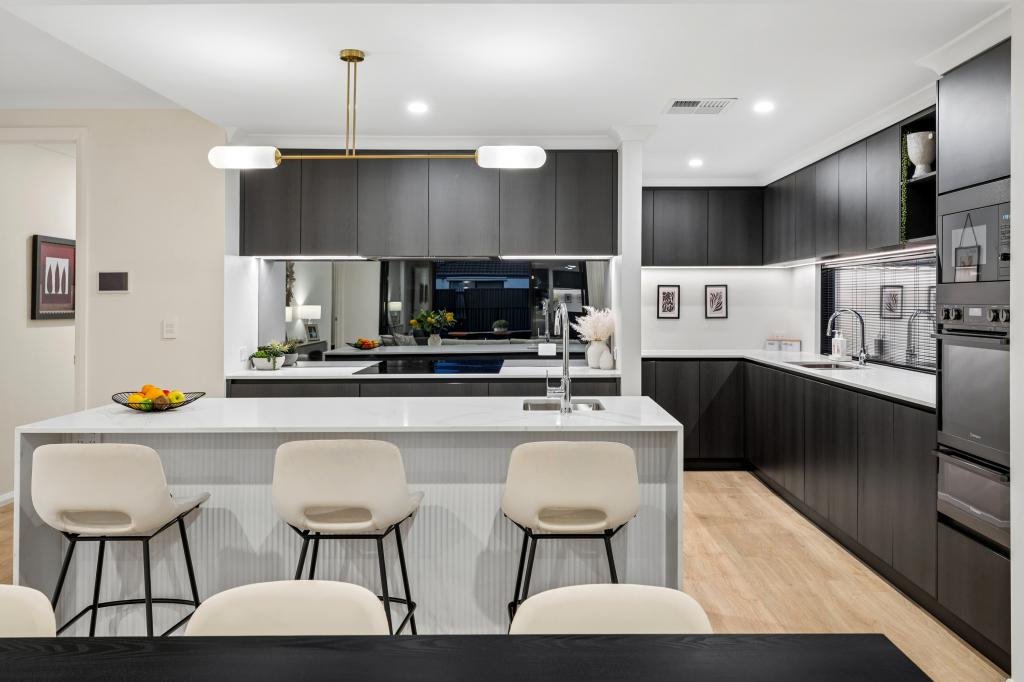 5 Preston Gr, South Guildford, WA 6055