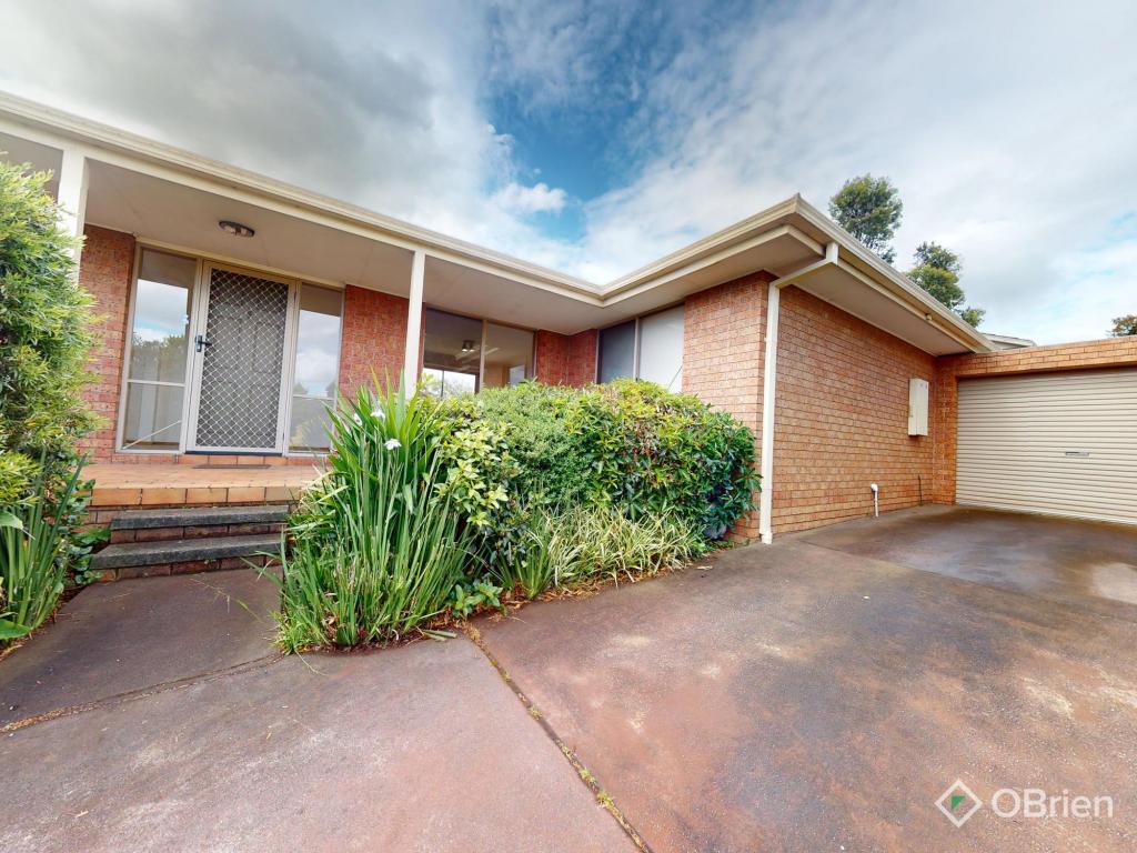 2/13 Maryn Cl, Berwick, VIC 3806