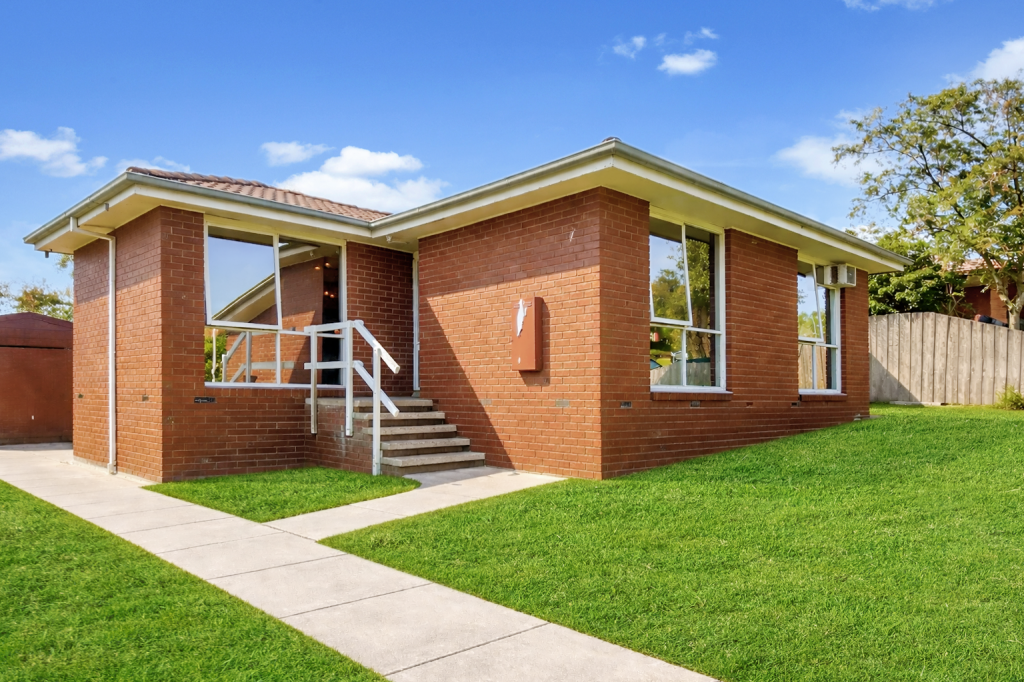 3 Currie Ave, Endeavour Hills, VIC 3802