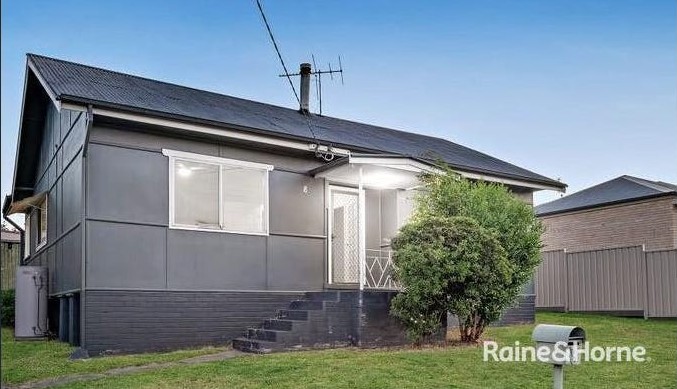 8 Seventh St, Weston, NSW 2326